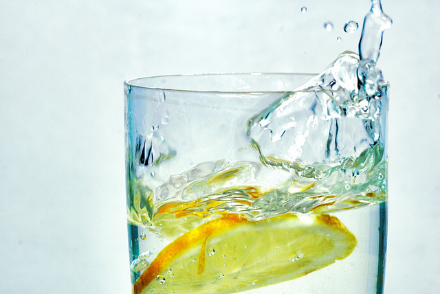 מים חמים לימון ודבש - למה כדאי לכם להתחיל לשתות כבר היום