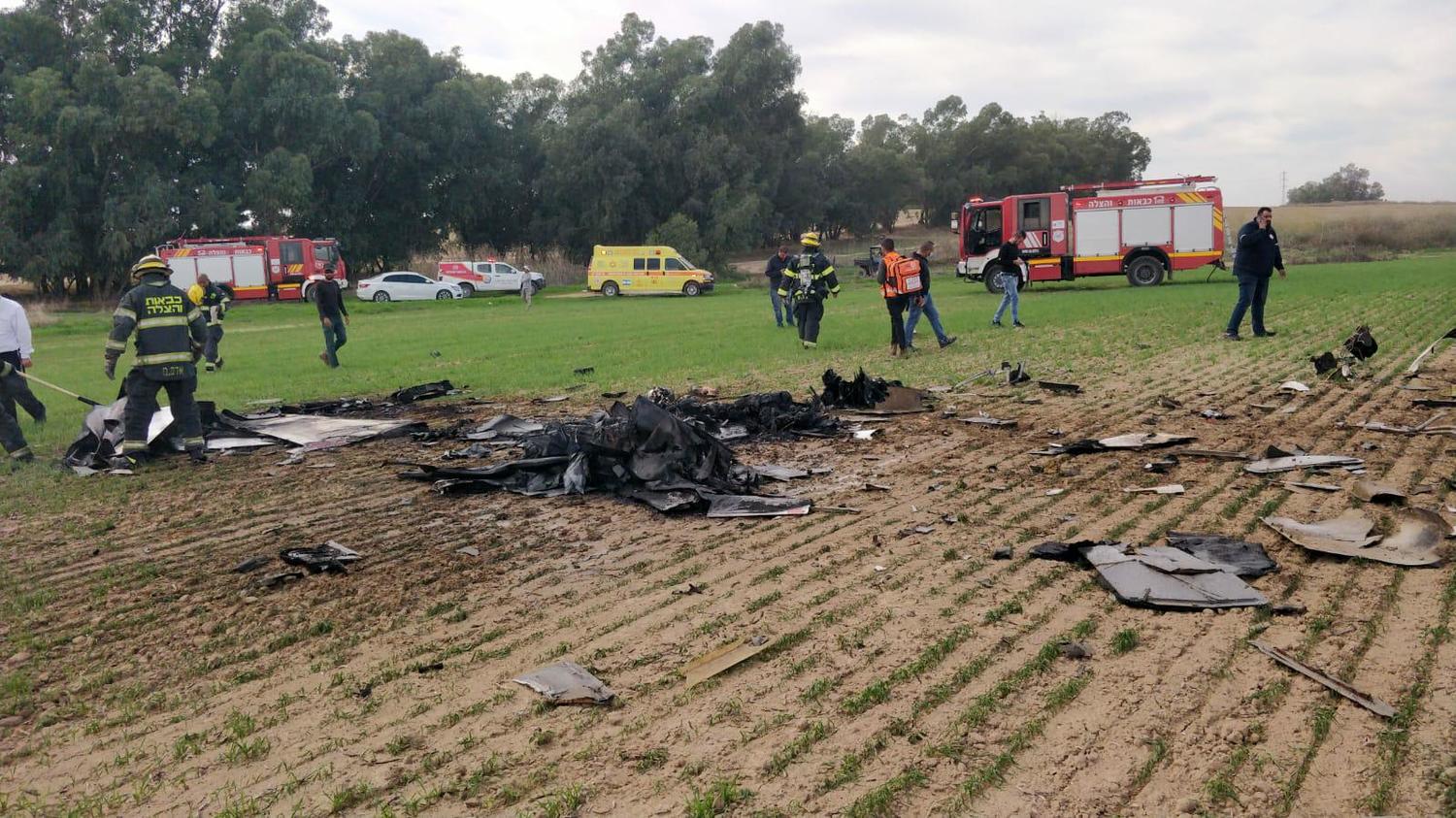 מטוס קל התרסק ועלה באש ליד רהט, שני פצועים אנוש