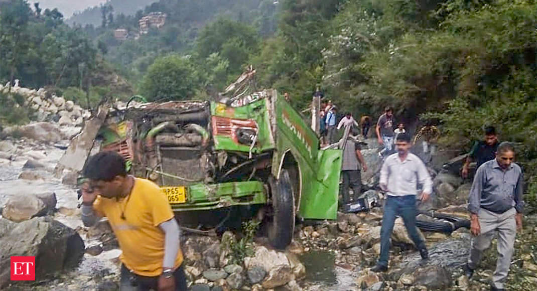 הודו: אוטובוס התדרדר לעמק במחוז קולו, 25 בני אדם נהרגו