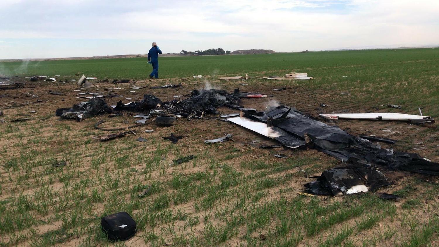 מטוס קל התרסק ועלה באש ליד רהט, שני פצועים אנוש