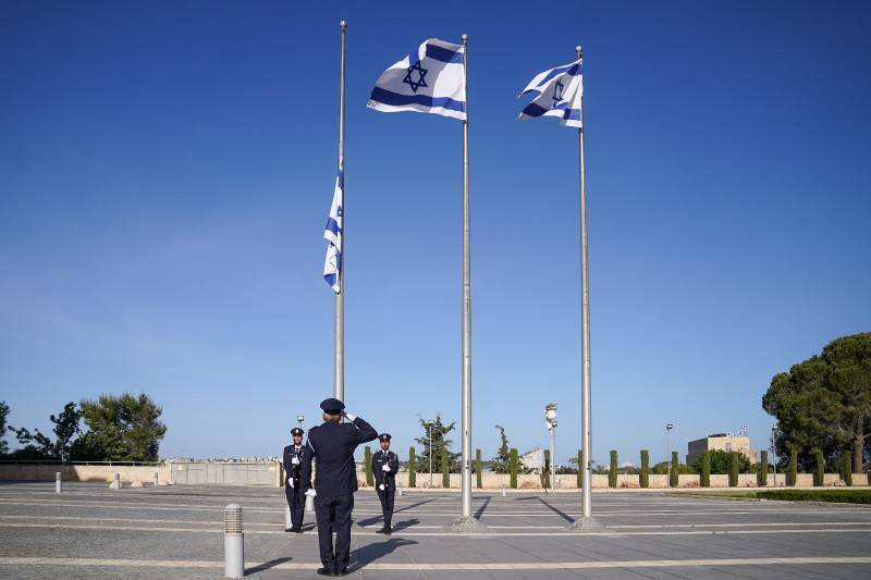 הכנסת: דגלי המדינה הורדו לחצי התורן