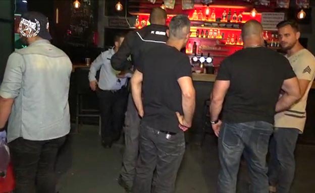 "יש פה סם אונס" המשטרה פשטה בלילה על מועדון הסאונה בתל אביב