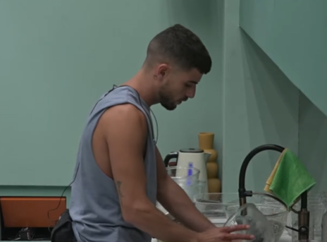 אני חושבת שאני אתחיל להצביע גם לשניר