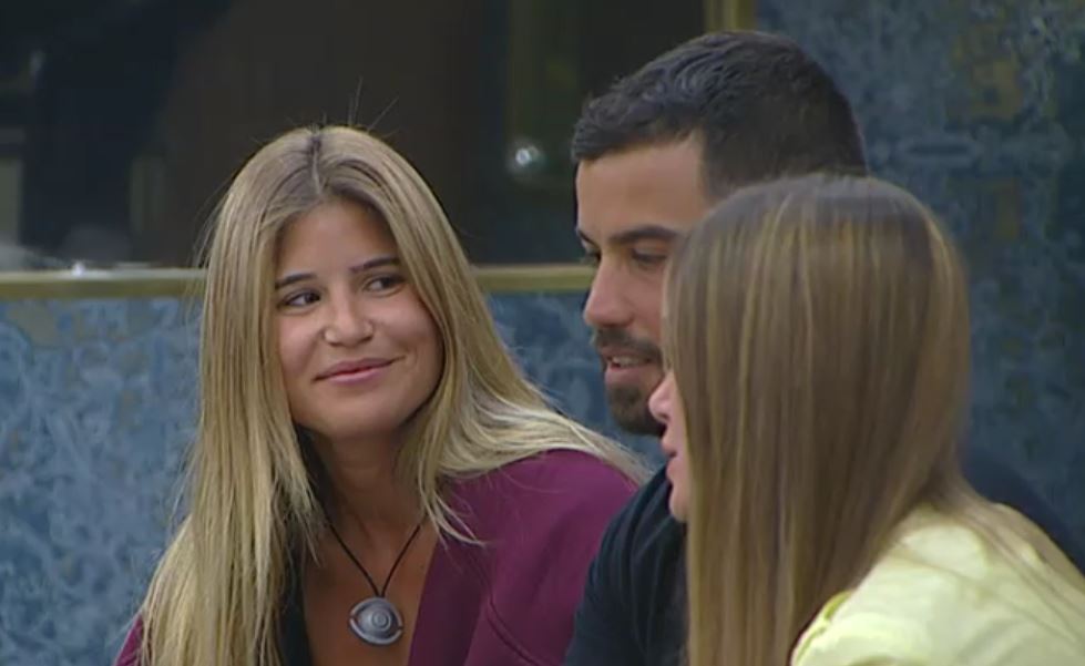 מה עומד להתרחש בבית? השעון התחיל לעבוד !!