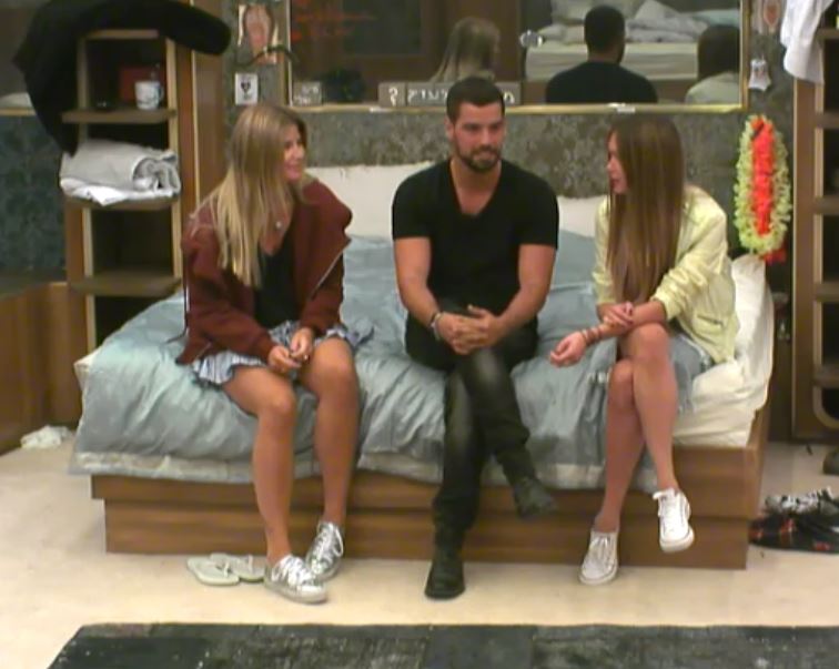 מה עומד להתרחש בבית? השעון התחיל לעבוד !!