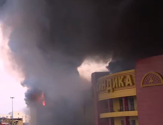 מוסקבה: דליקת ענק במתחם בנייה