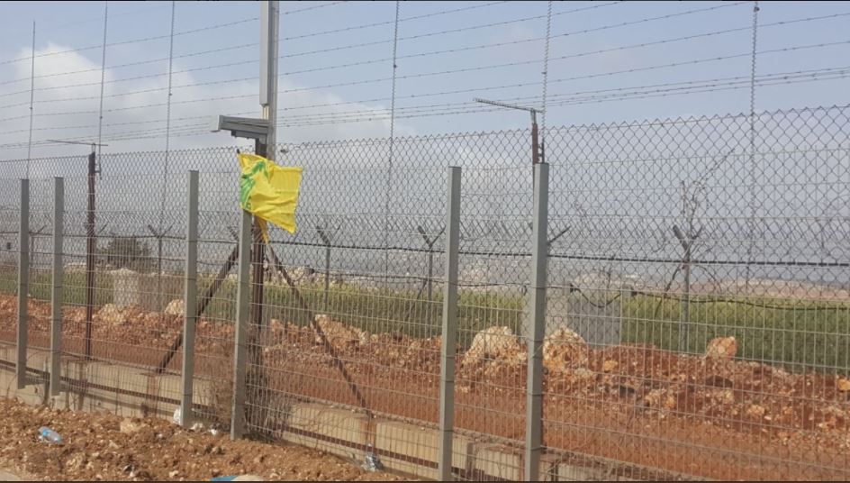 פנים אל מול פנים חיילי צה"ל מול פעילי חיזבאללה בסמוך לגדר